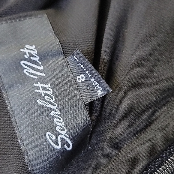 Beautiful dress - Picture 5 of 5